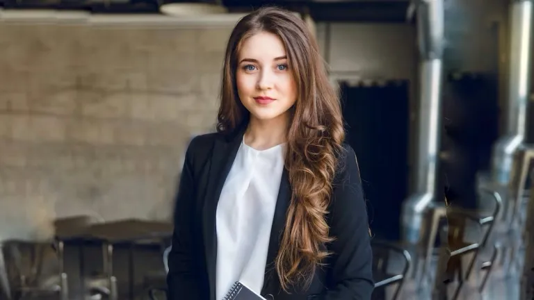 Ultra-Realistic Aesthetic Portrait Prompt | Natural AI Photography Guide , ultra realistic portrait prompt, aesthetic portrait ai, realistic ai portrait, ai photography prompt, soft natural lighting portrait, dslr portrait ai, pastel tone portrait, professional portrait ai, realistic face ai prompt